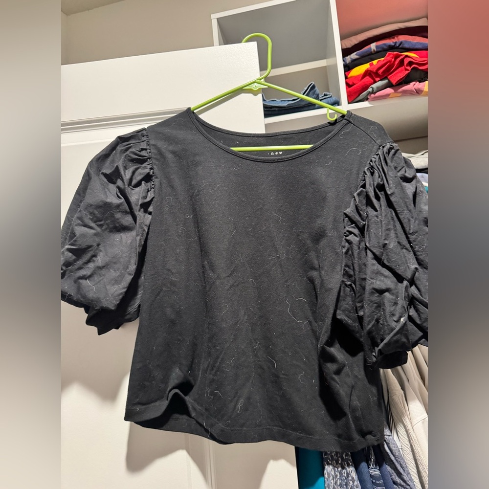 Puffed sleeve semi cropped tshirt